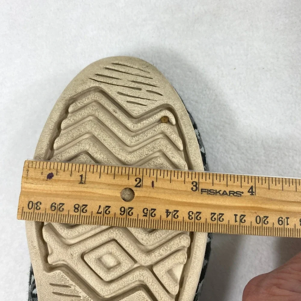 TOMS Slip On‎ Flats Womens Size  9.5 Grey Black Geometric Medallion Tapestry